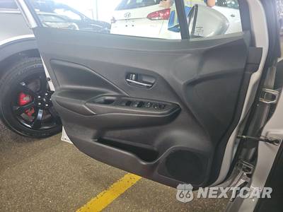 2020 Nissan Versa SV - zdjęcie 9 z 34 - miniatura