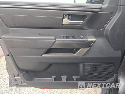 2025 Toyota Sequoia TRD Off-Road - zdjęcie 9 z 27 - miniatura