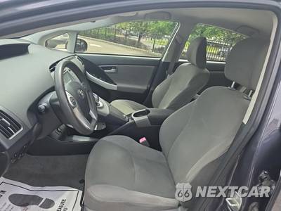 2013 Toyota Prius Plug-In Hybrid - zdjęcie 13 z 22 - miniatura