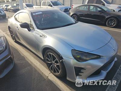 2018 Toyota 86 GT w/Black Accents - zdjęcie 3 z 33 - miniatura