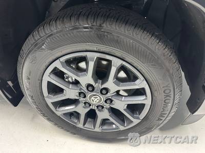 2026 Toyota Sequoia Platinum - zdjęcie 16 z 27 - miniatura