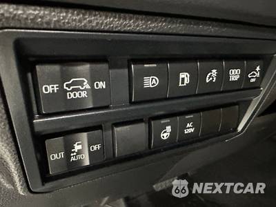 2026 Toyota Sequoia Platinum - zdjęcie 21 z 27 - miniatura