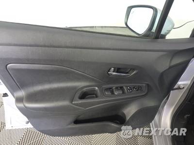 2025 Nissan Versa SV - zdjęcie 9 z 17 - miniatura