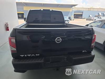 2020 Nissan TITAN SL Crew Cab Short Bed - zdjęcie 5 z 18 - miniatura