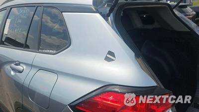 2025 Toyota Corolla Cross LE - zdjęcie 37 z 42 - miniatura