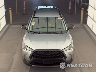 2025 Toyota Corolla Cross LE - zdjęcie 2 z 42 - miniatura