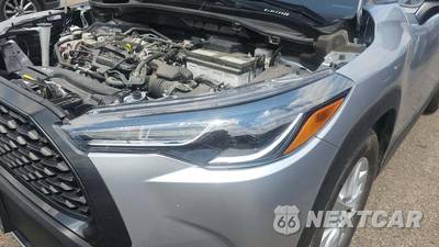 2025 Toyota Corolla Cross LE - zdjęcie 31 z 42 - miniatura
