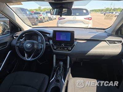 2025 Toyota Corolla Cross LE - zdjęcie 11 z 42 - miniatura