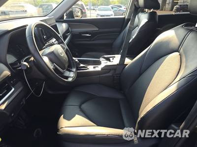 2025 Toyota Grand Highlander XLE - zdjęcie 7 z 36 - miniatura