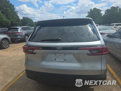2025 Toyota Grand Highlander XLE - zdjęcie 5 z 25 - miniatura