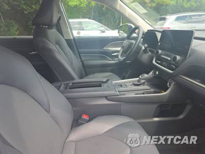 2025 Toyota Grand Highlander XLE - zdjęcie 8 z 25 - miniatura