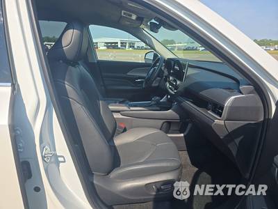 2025 Toyota Grand Highlander XLE - zdjęcie 8 z 24 - miniatura