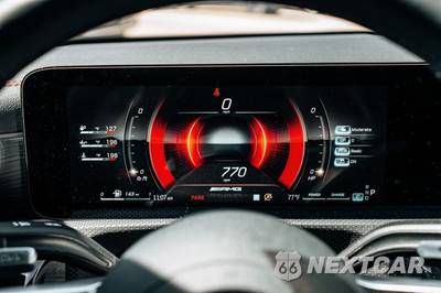 2025 Mercedes-Benz AMG CLA 35 4MATIC - zdjęcie 34 z 50 - miniatura