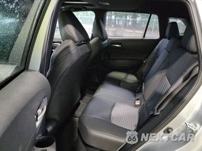 2025 Toyota Corolla Cross Hybrid XSE - zdjęcie 13 z 22 - miniatura