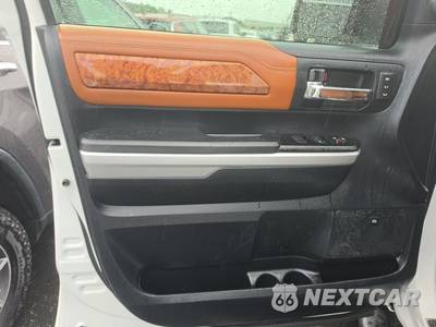 2016 Toyota Tundra 1794 Edition Crew Cab Short Bed - zdjęcie 9 z 28 - miniatura