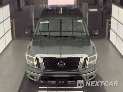 2017 Nissan TITAN SV Crew Cab Short Bed - zdjęcie 2 z 21 - miniatura