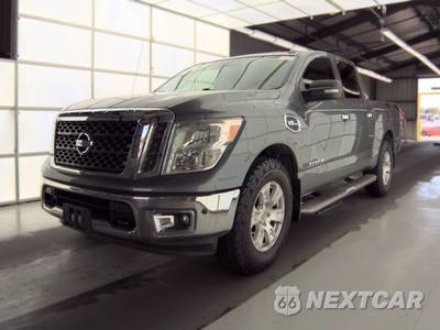 2017 Nissan TITAN SV Crew Cab Short Bed