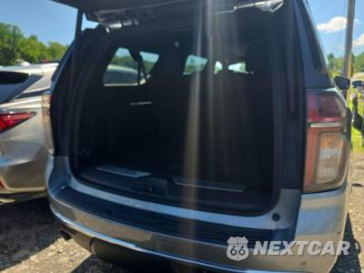2023 Chevrolet Suburban Premier 1LZ - zdjęcie 19 z 21 - miniatura