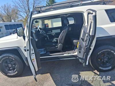 2008 Toyota FJ Cruiser w/Rear Doors - zdjęcie 11 z 16 - miniatura