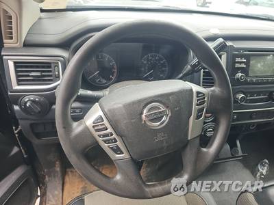 2017 Nissan TITAN S Crew Cab Short Bed - zdjęcie 10 z 39 - miniatura