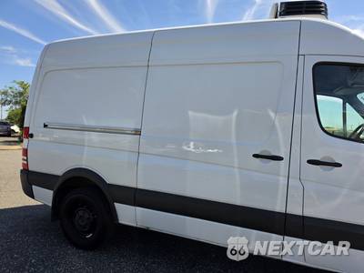 2017 Mercedes-Benz Sprinter 2500 Cargo Van Standard Roof 144.3" WB - zdjęcie 16 z 64 - miniatura