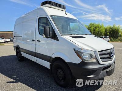 2017 Mercedes-Benz Sprinter 2500 Cargo Van Standard Roof 144.3" WB - zdjęcie 18 z 64 - miniatura