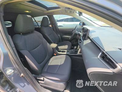 2024 Toyota Corolla Cross LE - zdjęcie 8 z 37 - miniatura