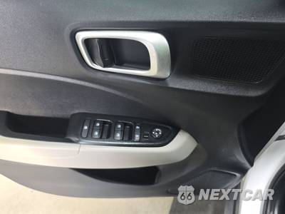 2020 Hyundai Venue SEL - zdjęcie 9 z 28 - miniatura