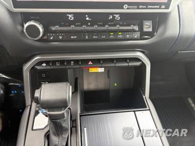 2024 Toyota Tundra Hybrid Platinum Crew Cab Short Bed - zdjęcie 17 z 23 - miniatura