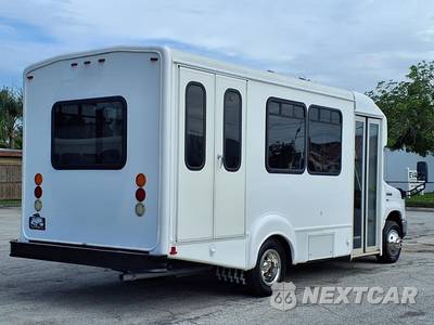 2016 Ford Super Duty E-350 Cutaway DRW - zdjęcie 3 z 28 - miniatura