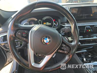 2018 BMW 5 Series Sedan 540i xDrive LUXURY LINE - zdjęcie 10 z 27 - miniatura