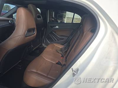 2015 Mercedes-Benz GLA 250 4MATIC - zdjęcie 13 z 30 - miniatura