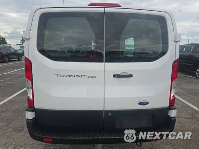 2025 Ford Transit 250 Cargo Van Low Roof 130.0" WB - zdjęcie 5 z 22 - miniatura