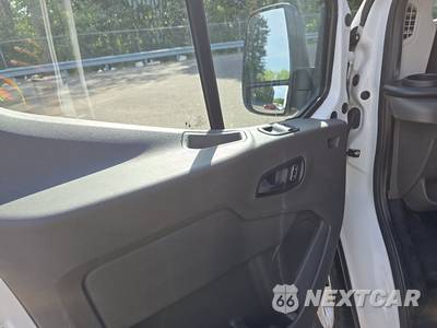 2025 Ford Transit 250 Cargo Van Low Roof 130.0" WB - zdjęcie 9 z 25 - miniatura