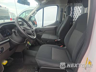 2025 Ford Transit 250 Cargo Van Low Roof 130.0" WB - zdjęcie 7 z 25 - miniatura