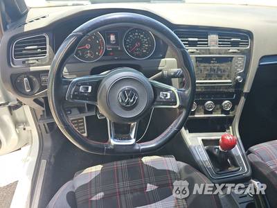 2017 Volkswagen Golf GTI SE Hatchback - zdjęcie 10 z 49 - miniatura