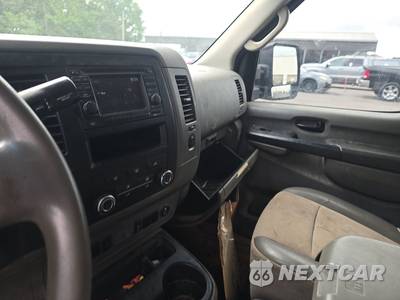 2013 Nissan NV2500 HD Cargo SV Standard Roof 146.1" WB - zdjęcie 11 z 17 - miniatura