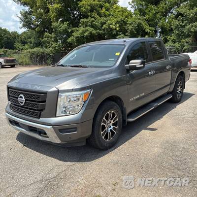 2020 Nissan TITAN SV Crew Cab Short Bed