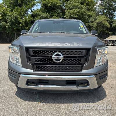 2020 Nissan TITAN SV Crew Cab Short Bed - zdjęcie 2 z 19 - miniatura