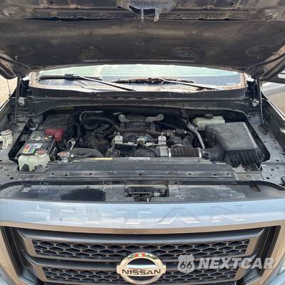 2020 Nissan TITAN SV Crew Cab Short Bed - zdjęcie 15 z 19 - miniatura