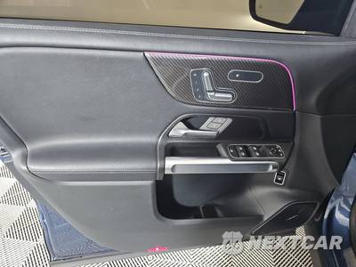 2023 Mercedes-Benz AMG GLB 35 4MATIC - zdjęcie 9 z 27 - miniatura