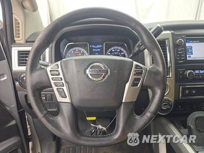 2017 Nissan TITAN SV Crew Cab Extra Short Bed - zdjęcie 10 z 45 - miniatura