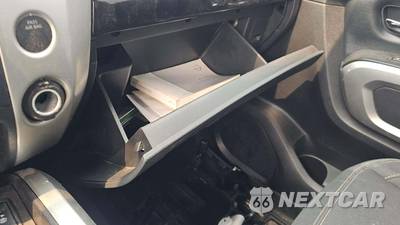 2017 Nissan TITAN SV Crew Cab Extra Short Bed - zdjęcie 22 z 45 - miniatura