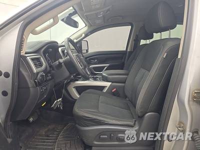 2017 Nissan TITAN SV Crew Cab Extra Short Bed - zdjęcie 7 z 45 - miniatura