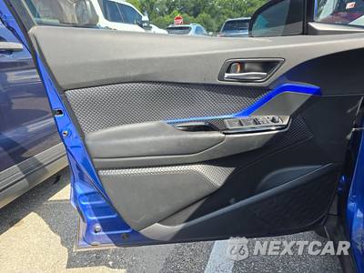 2020 Toyota C-HR XLE - zdjęcie 38 z 49 - miniatura
