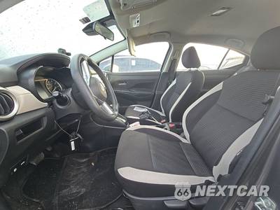 2021 Nissan Versa SV - zdjęcie 7 z 34 - miniatura