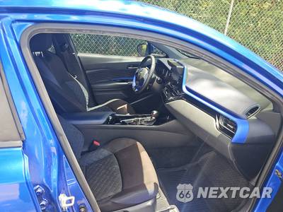 2020 Toyota C-HR XLE - zdjęcie 8 z 49 - miniatura