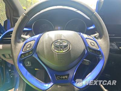 2020 Toyota C-HR XLE - zdjęcie 10 z 49 - miniatura