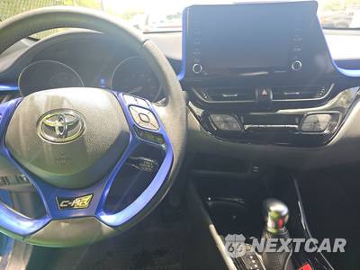 2020 Toyota C-HR XLE - zdjęcie 11 z 49 - miniatura