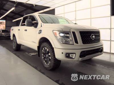 2017 Nissan TITAN PRO-4X Crew Cab Short Bed - zdjęcie 3 z 27 - miniatura